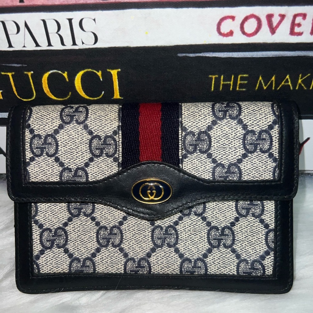 Authentic vintage Gucci clutch